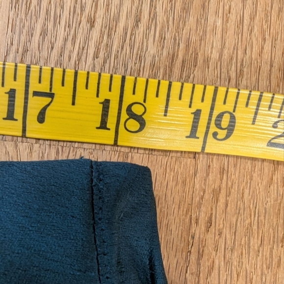 💙Banana Republic Teal Satin Trousers – Luxe Vibes with a Quirky Twist ✨👖 - Picture 4 of 8